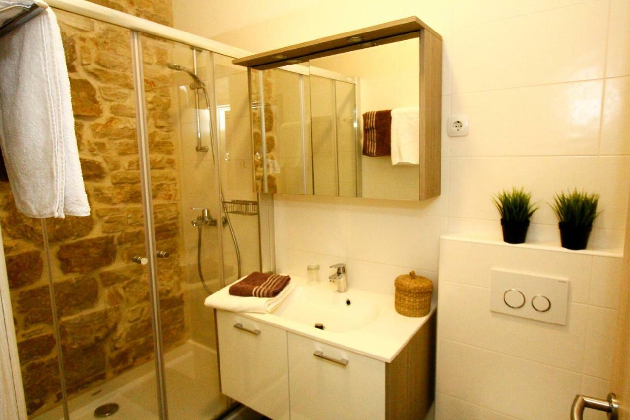 דירות סבטי פיליפ אי ג'קוב Old House מראה חיצוני תמונה