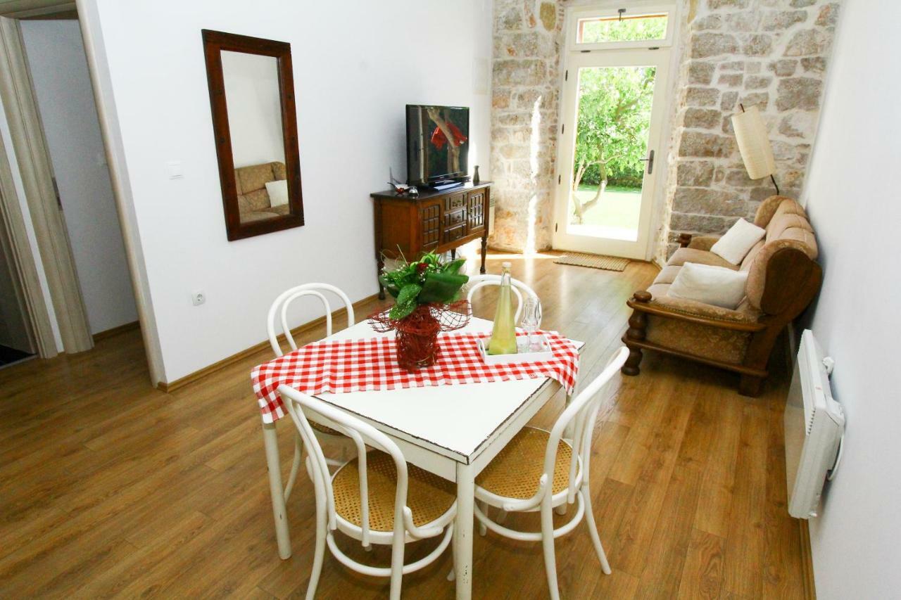 דירות סבטי פיליפ אי ג'קוב Old House מראה חיצוני תמונה